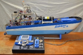 船舶用燃料電池システム（模型）
